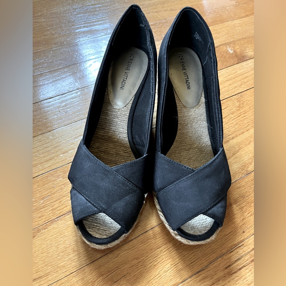 Adrienne Vittadini black wedge